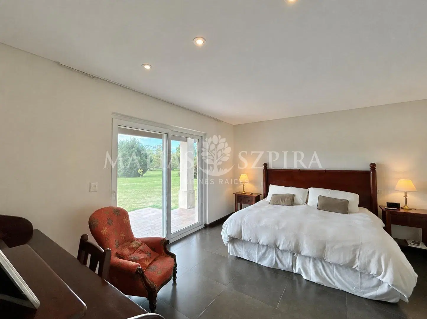 Casa 6 ambientes en Barrio Quebrada Villa Rural, Alsina 4