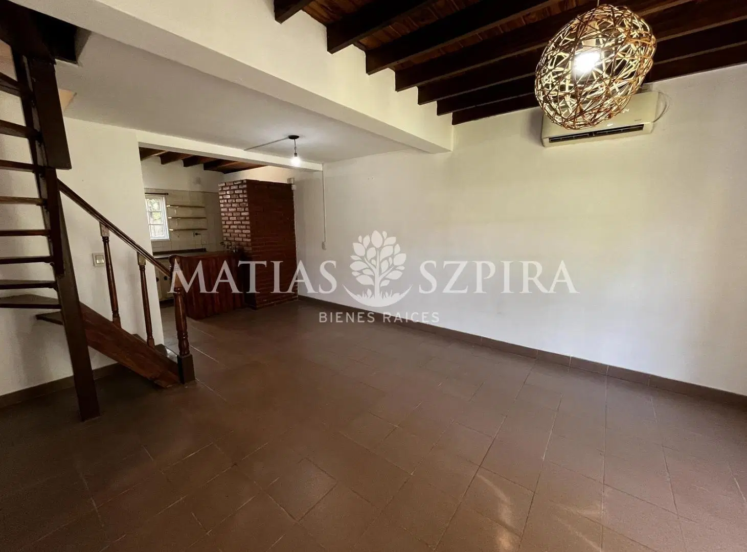 Casa en Alquiler en Villa Udaondo, Ituziangó 4