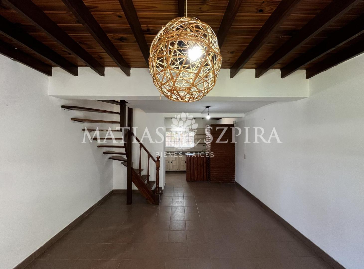 Foto de Casa en Alquiler en Villa Udaondo, Ituzaingó, imagen 3