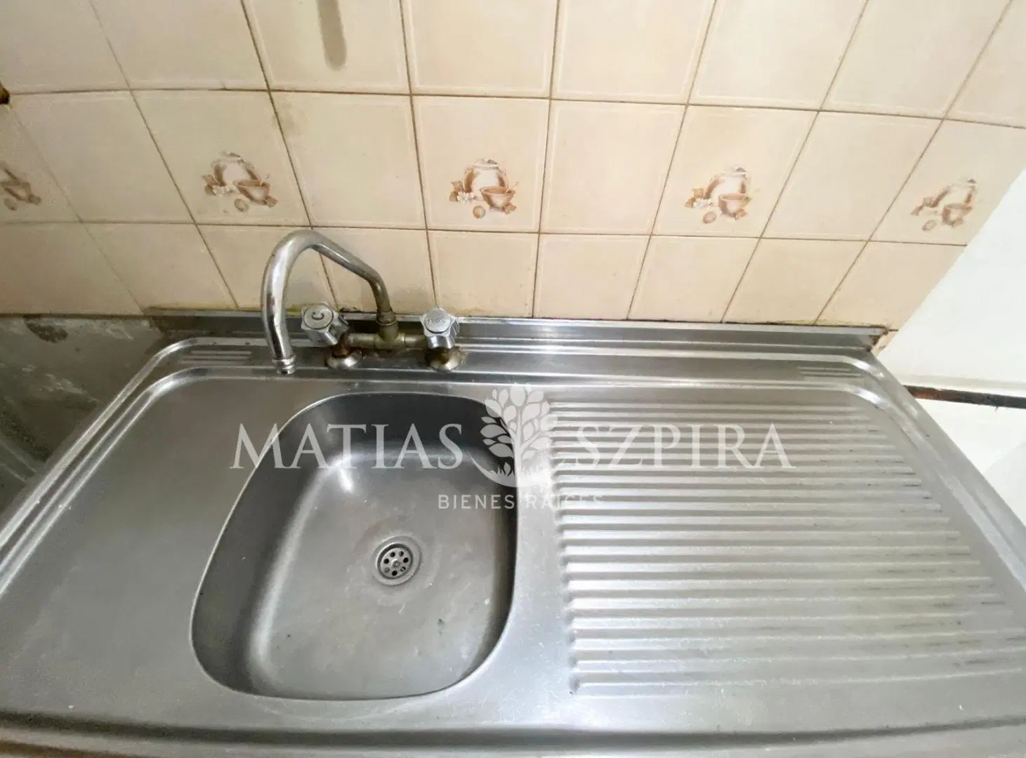 Departamento 2 ambientes en Moron - Apto profesional 4
