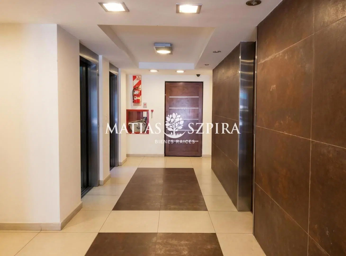 Moderna oficina 4 ambientes en Tribunales 4