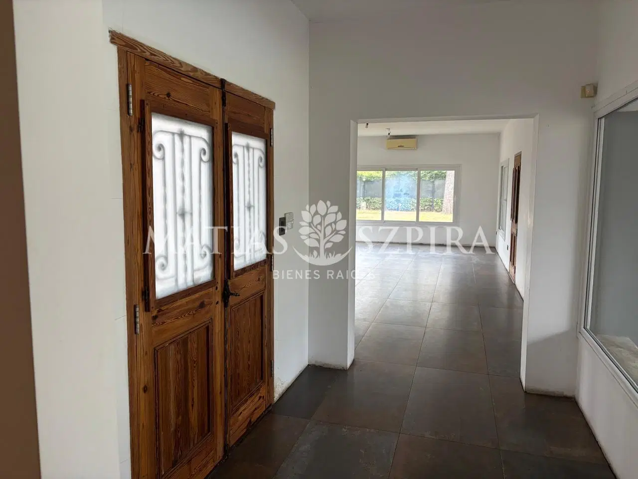 Casa en Barrio Parque Leloir 3