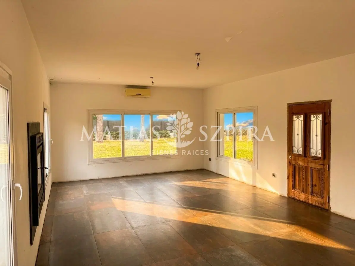 Casa en Barrio Parque Leloir 5