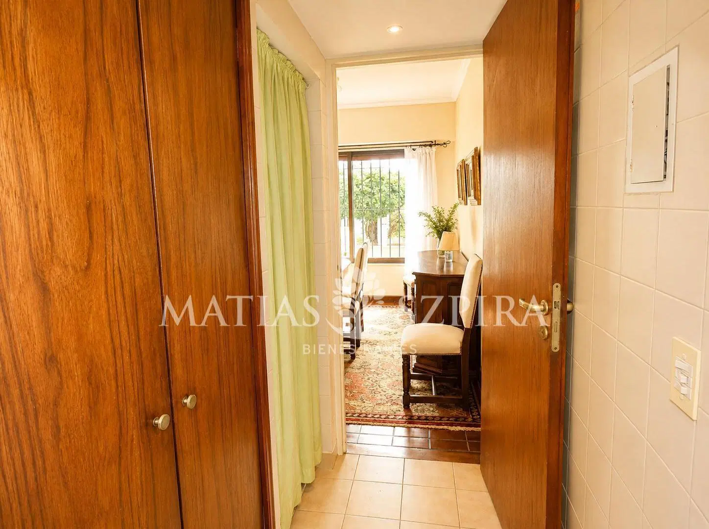 casa tres plantas con jardin pileta y sotano 5
