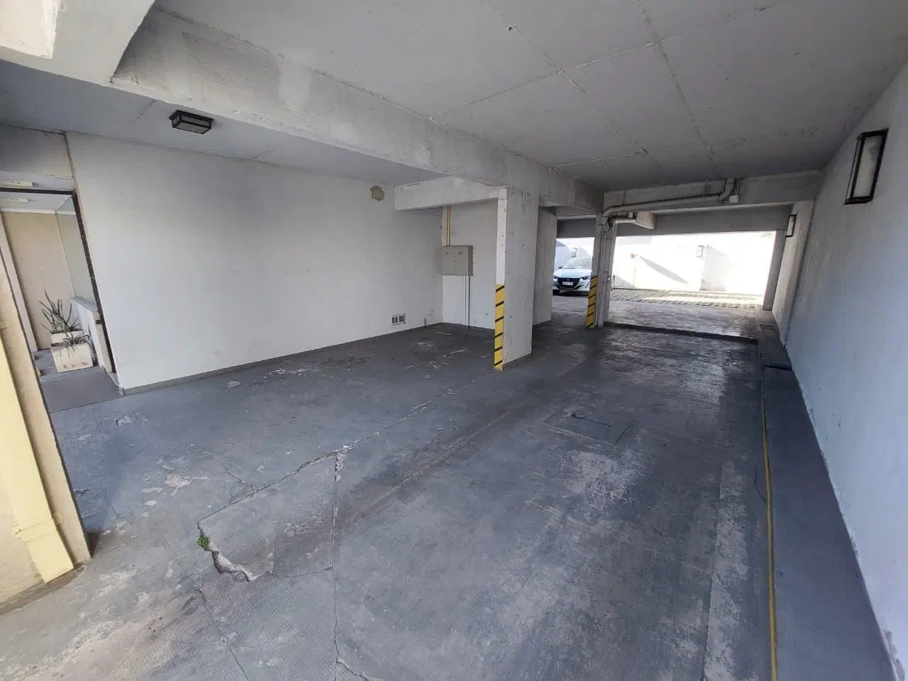 Venta de departamento 2 ambientes con cocheras en Villa Luzuriaga 5
