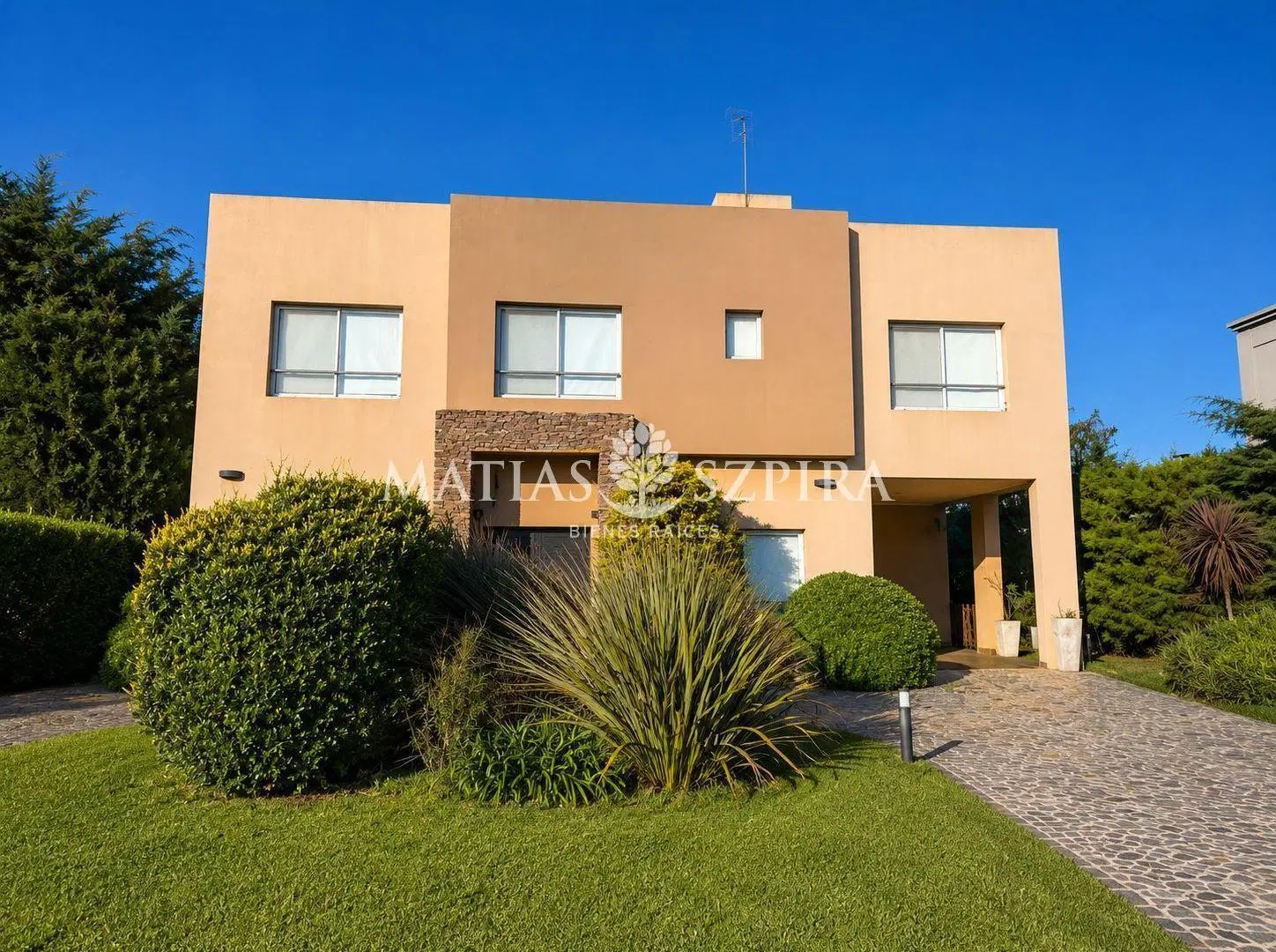 Propiedad de cinco ambientes es La Cesarina 2