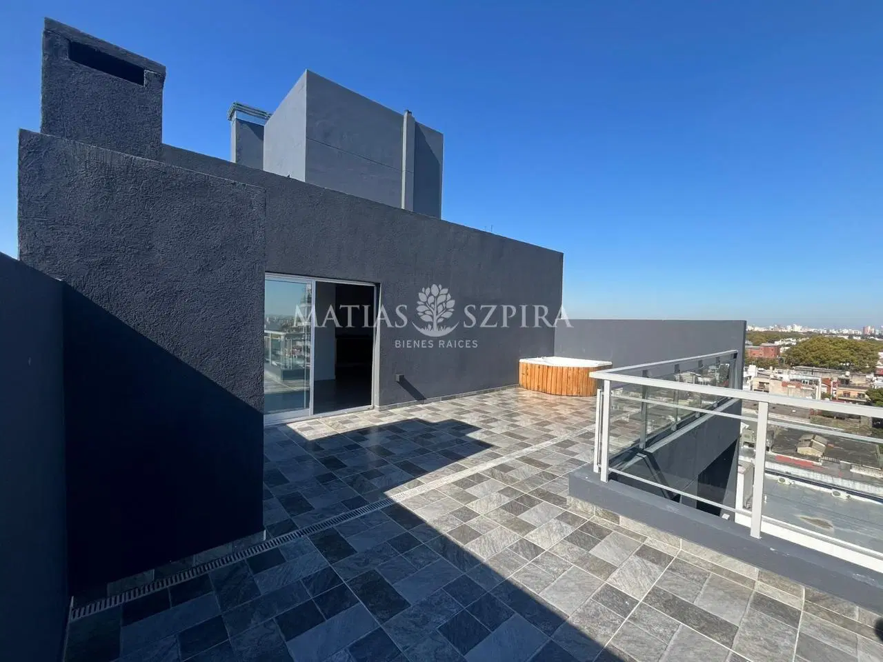 Monoambiente en venta con balcon en caseros 5