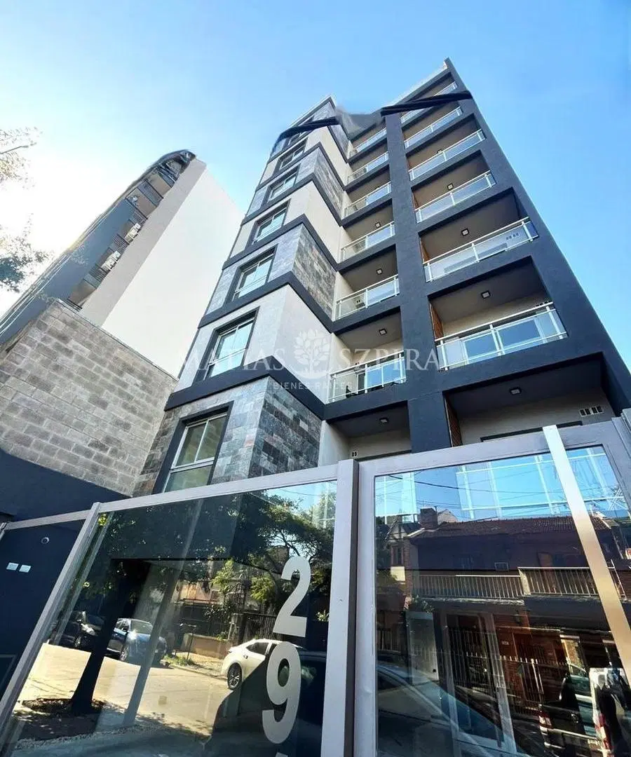 Monoambiente en venta con balcon en caseros 3