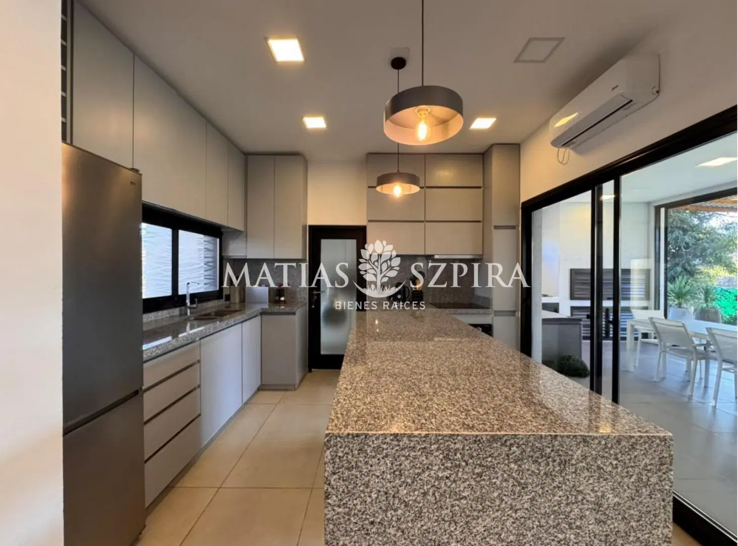 Casa en Venta 4 Ambientes en Álvarez del Bosque 3