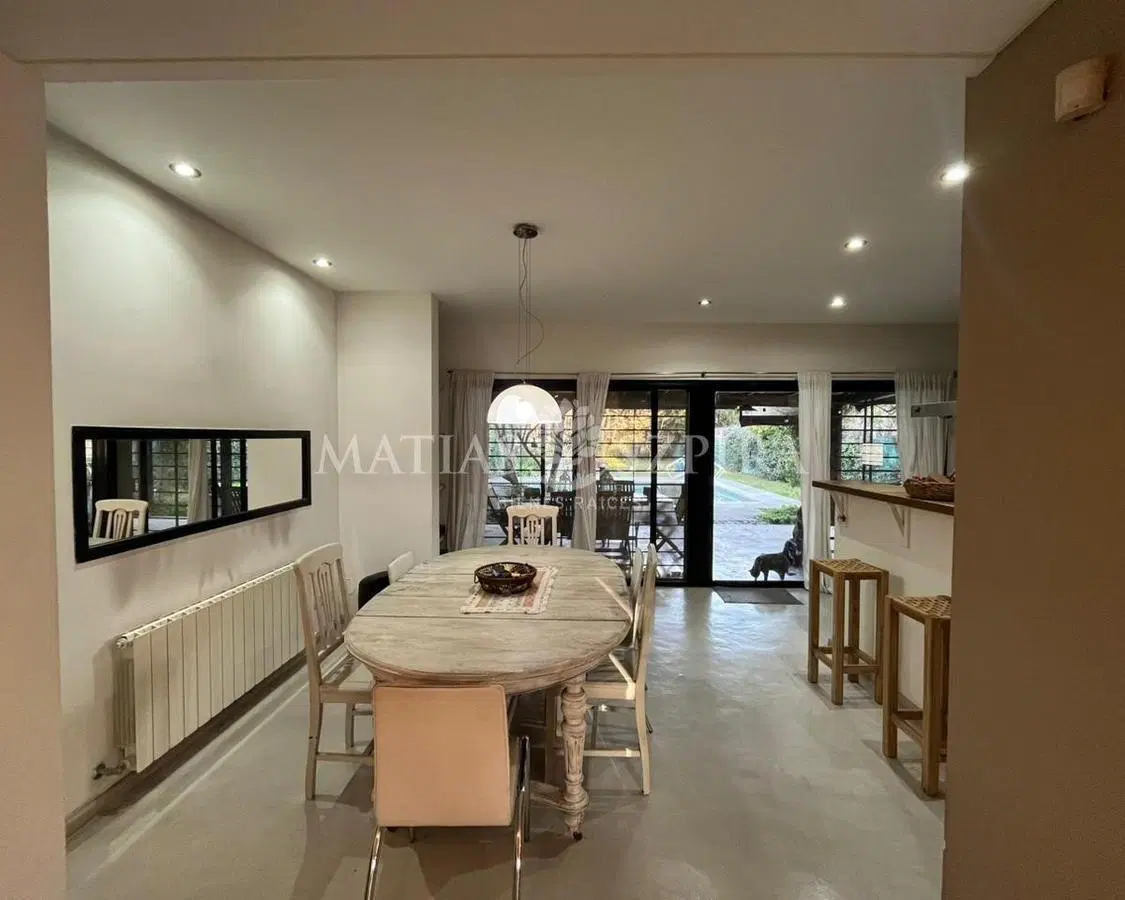 Casa 4 ambientes minimalista en parque Leloir 5