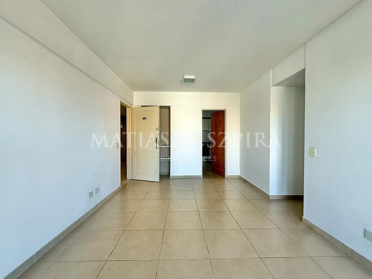 Venta departamento 3 AMBIENTES con cochera en Castelar Norte 5