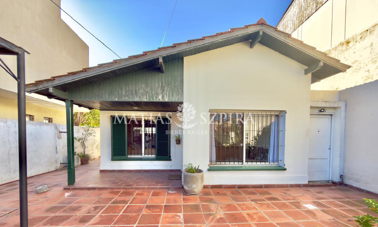 Casa en Venta 5 ambientes con cochera en Castelar