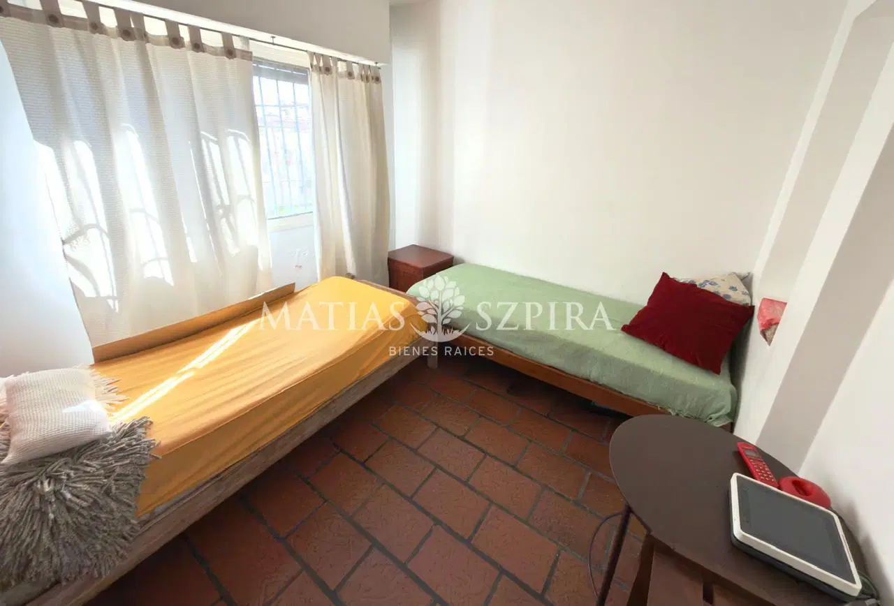 Casa en Venta 5 ambientes con cochera en Castelar 5