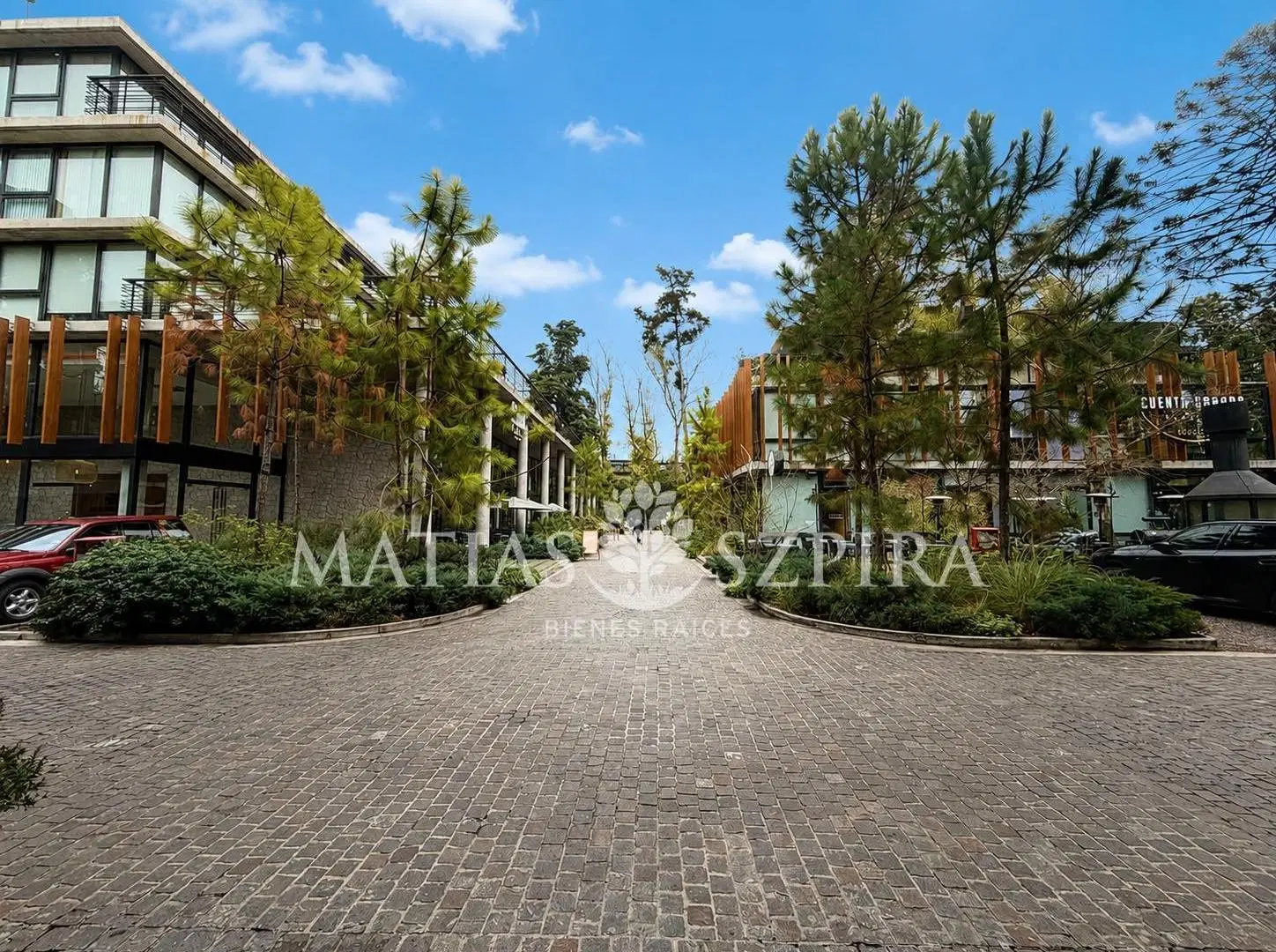 Alquiler Locales comerciales en Parque Leloir, Ituzaingó en Complejo Thays Parque Leloir 4