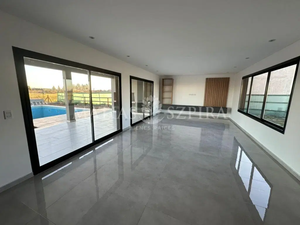 CASA EN VENTA EN Canning (Ezeiza) 3