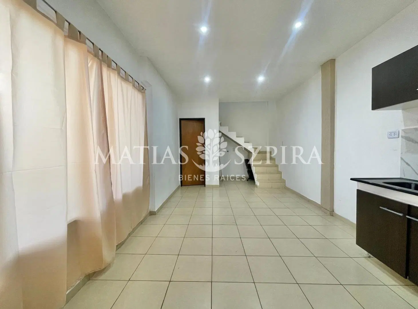 Casa 3 ambientes. | Tucuman 2800 2