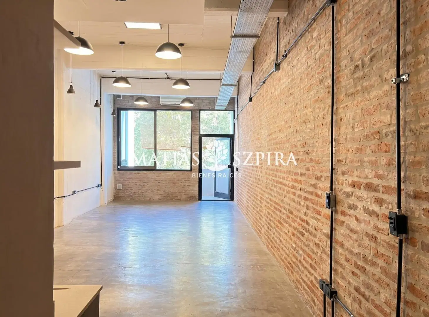 Excelente oficina en Nuñez con estilo industrial 3