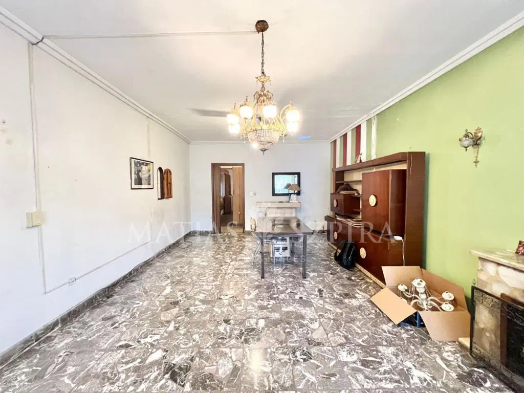CASA AMERICANA CON TERRAZA - A REFACCIONAR 5