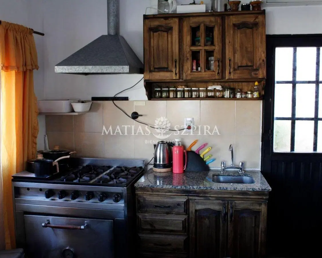Casa 2 ambientes. | Juan A Maza 1347 4