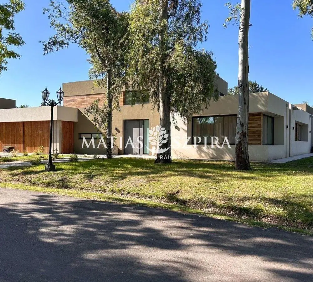 Casa 4 ambientes. | Andres Chazarreta 1130 4