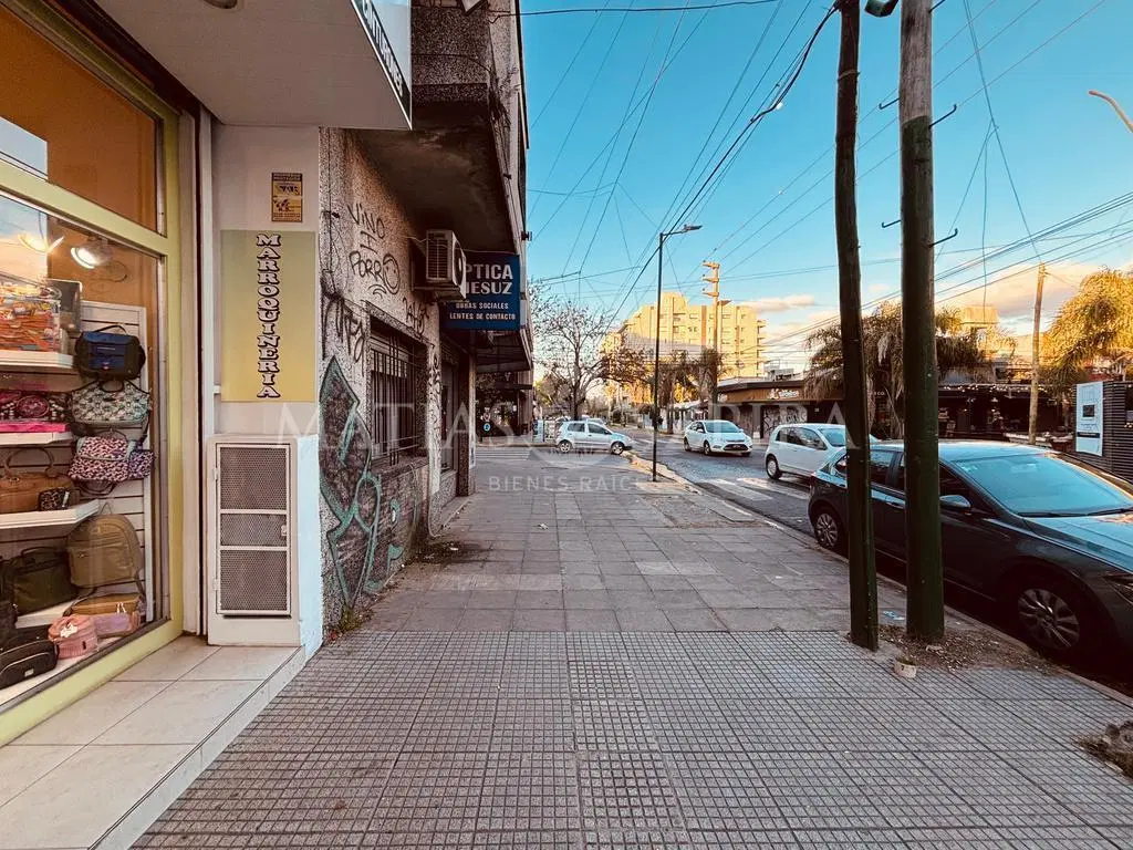 Local en Ituzaingó Centro 5