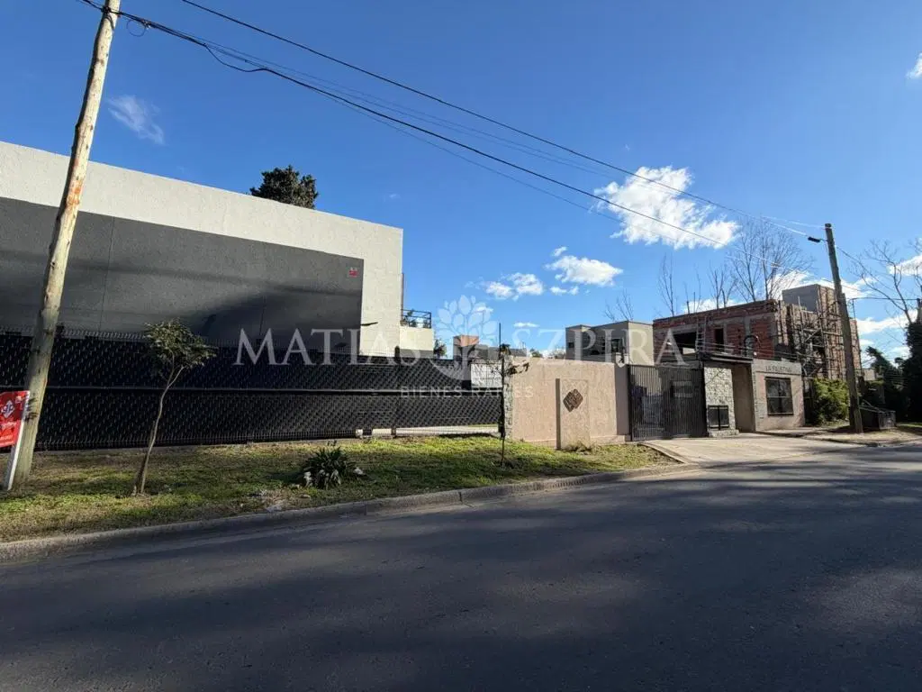 Venta Terreno en Complejo LA FAUSTINA 3