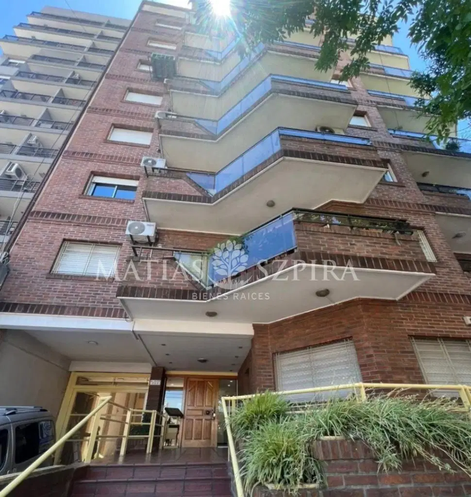 Departamento en alquiler  3 ambientes con cochera, moron sur 3