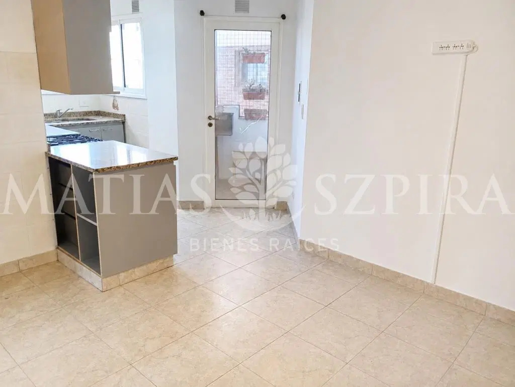 Departamento en alquiler  3 ambientes con cochera, moron sur 2