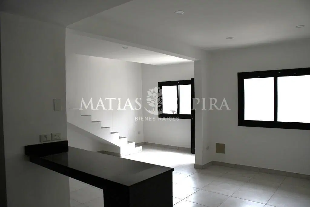 Triplex en Venta 3 ambientes Complejo Hadas en Ituzaingó 4