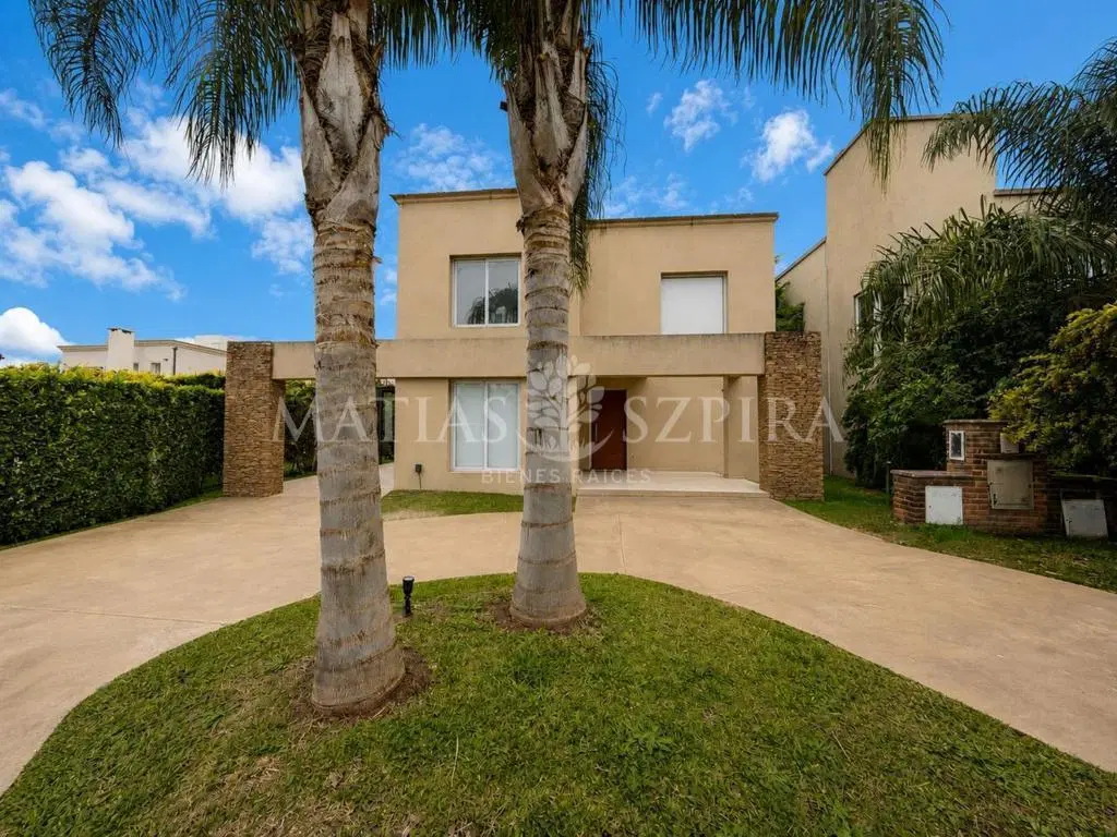 Venta de casa 4 ambientes en Haras Maria Victoria 2