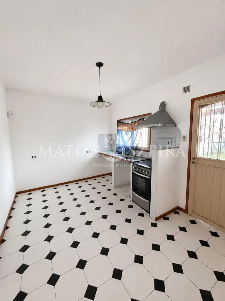 Venta Casa en Merlo 3 ambientes garage jardin 3