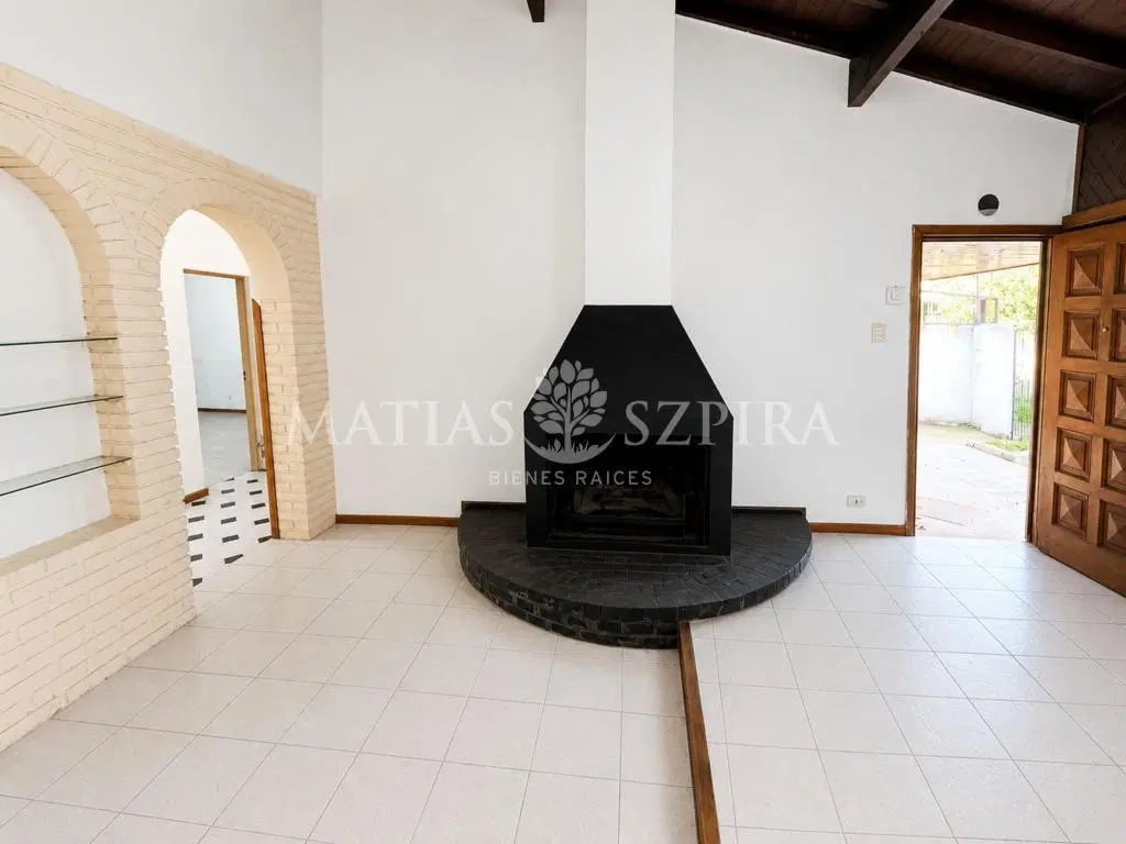 Venta Casa en Merlo 3 ambientes garage jardin 1