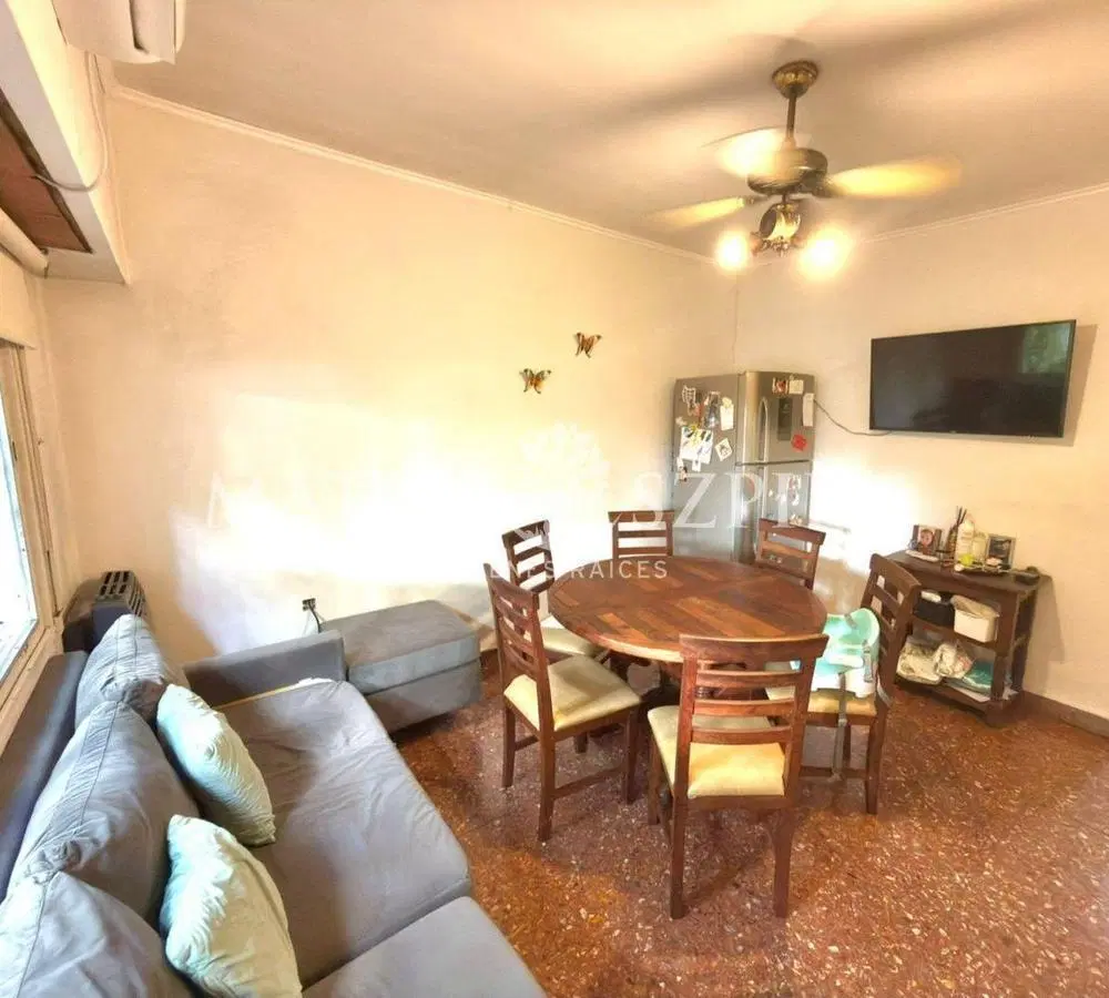 CASA EN VENTA 4 AMBIENTES CON COCHERA EN ITUZAINGO 5