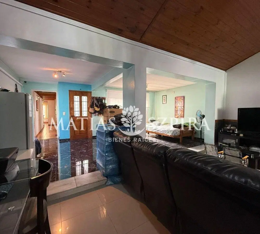 VENTA - Casa 4 ambientes con gran parque en Ituzaingó 4