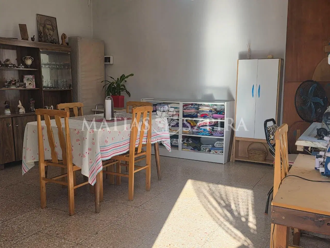 Casa en Ituzaingó con locales comerciales 1