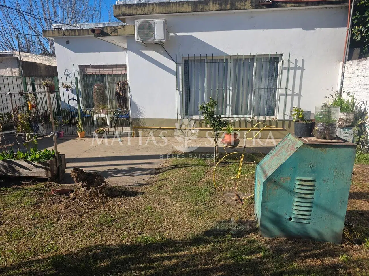 Casa en Ituzaingó con locales comerciales 3