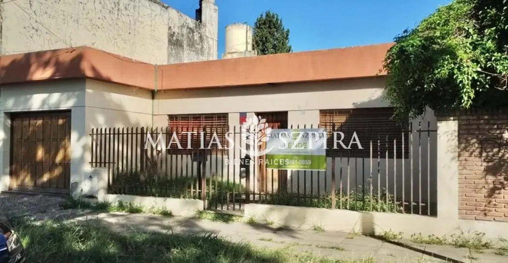 Venta de Casa 4 Ambientes en San Andres, General San Martín. 2