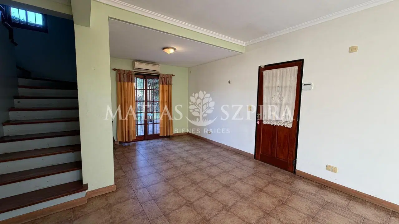 Casa 5 Ambientes en Castelar Norte 2