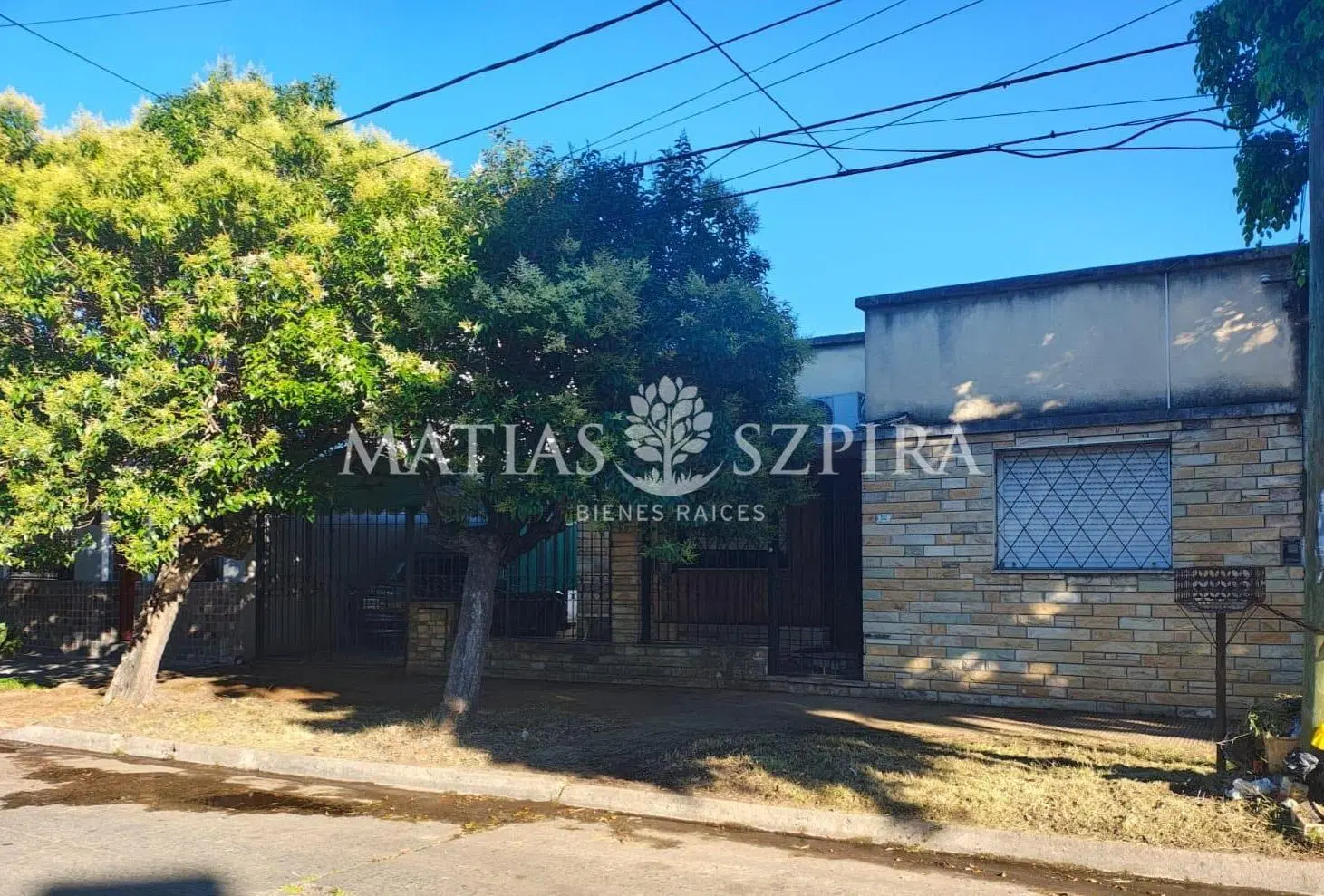 Casa venta  4 ambientes jardin 5