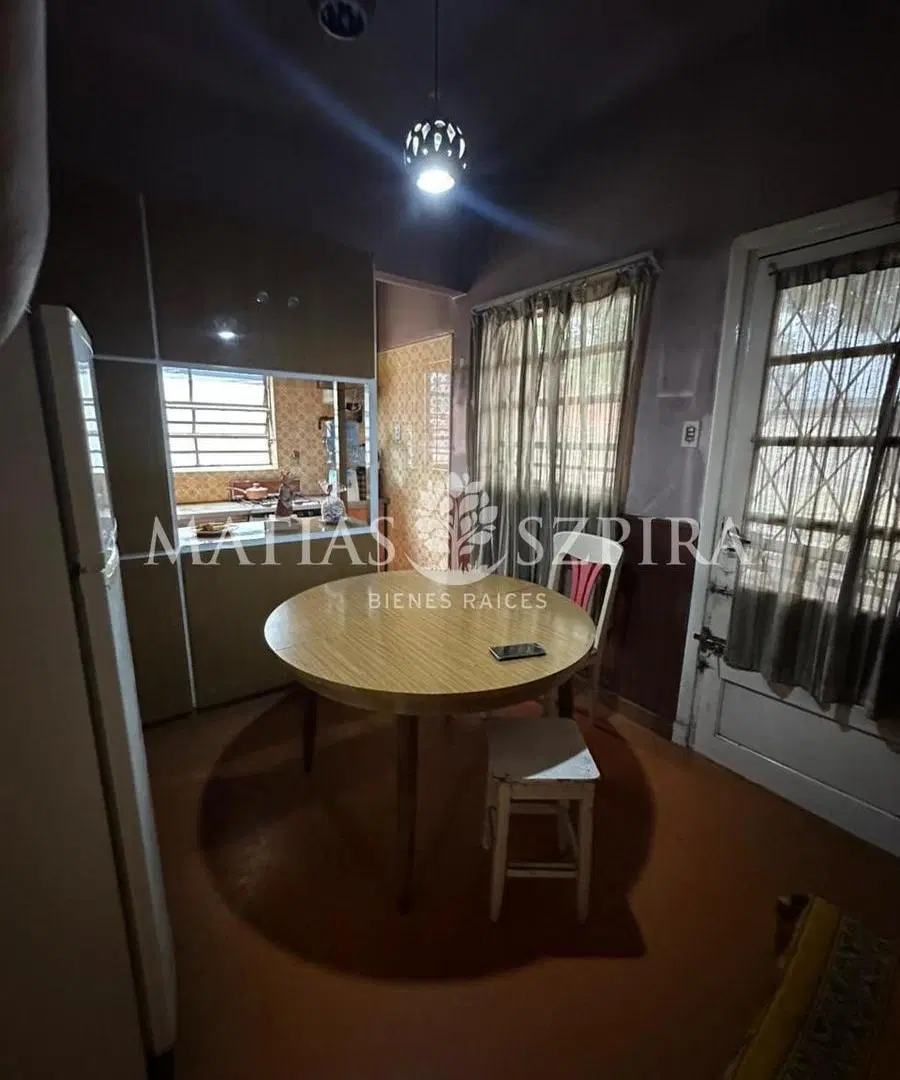 Casa venta  4 ambientes jardin 2