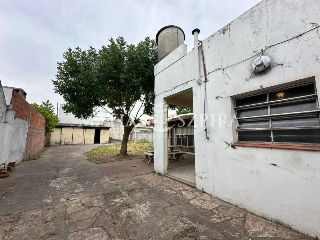 Casa venta  4 ambientes jardin 8