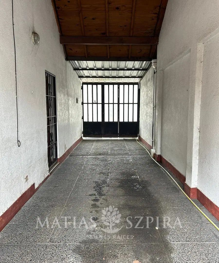 Casa Venta Castelar 5 ambientes 1