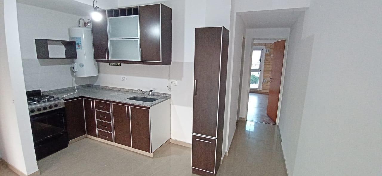 Foto de Venta de departamento 2 ambientes con cocheras en Villa Luzuriaga, imagen 3
