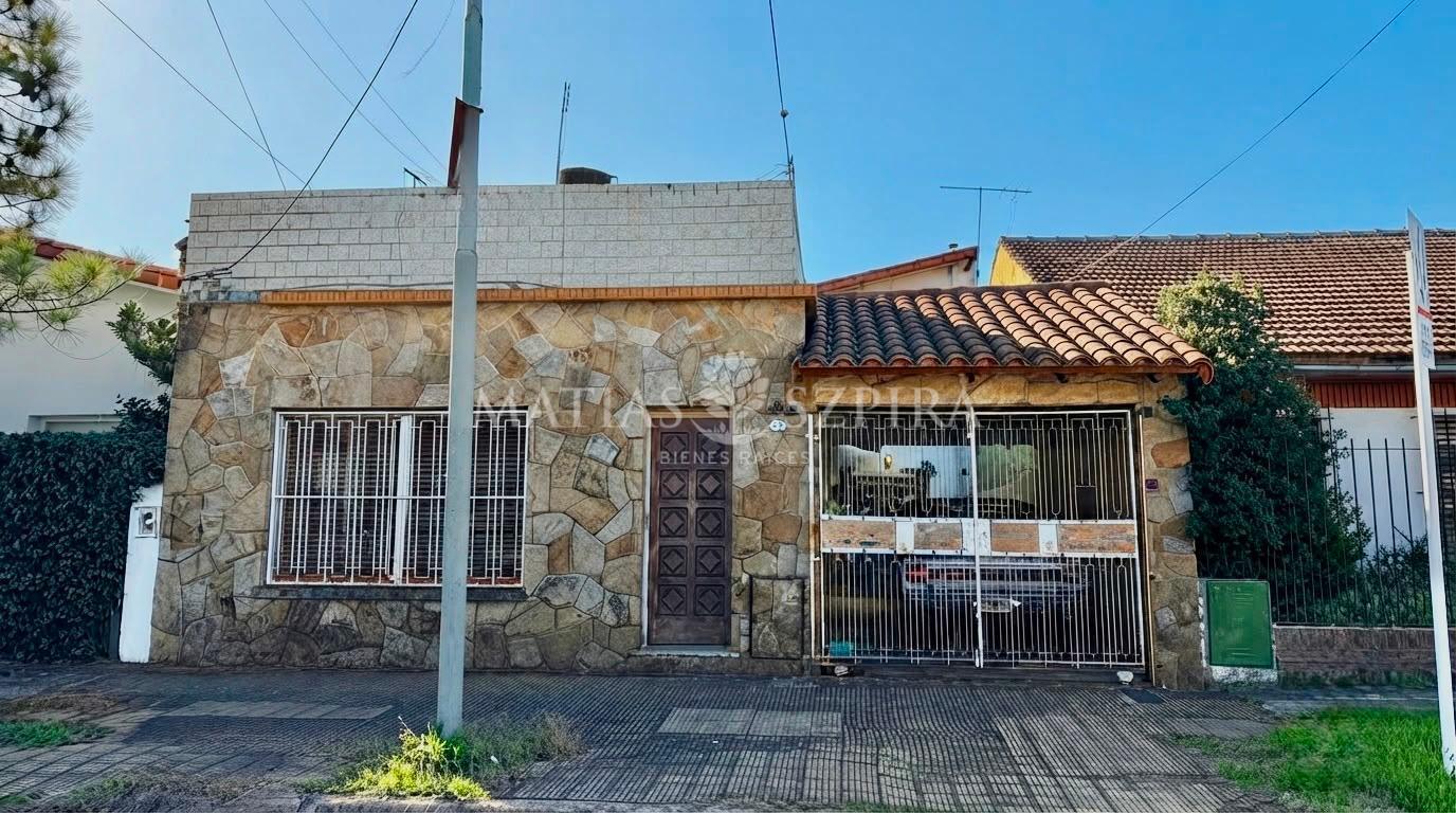 Foto de Venta, Casa, Castelar Norte, 3 Ambientes y Dependencias, imagen 1
