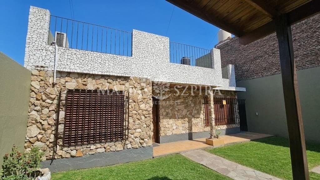 Foto de Casa 4 ambientes en San Justo, imagen 1