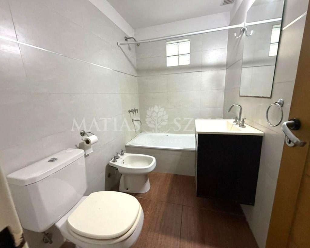 Foto de VENTA DEPARTAMENTO CON BALCON Y COCHERA MERLO CENTRO, imagen 1
