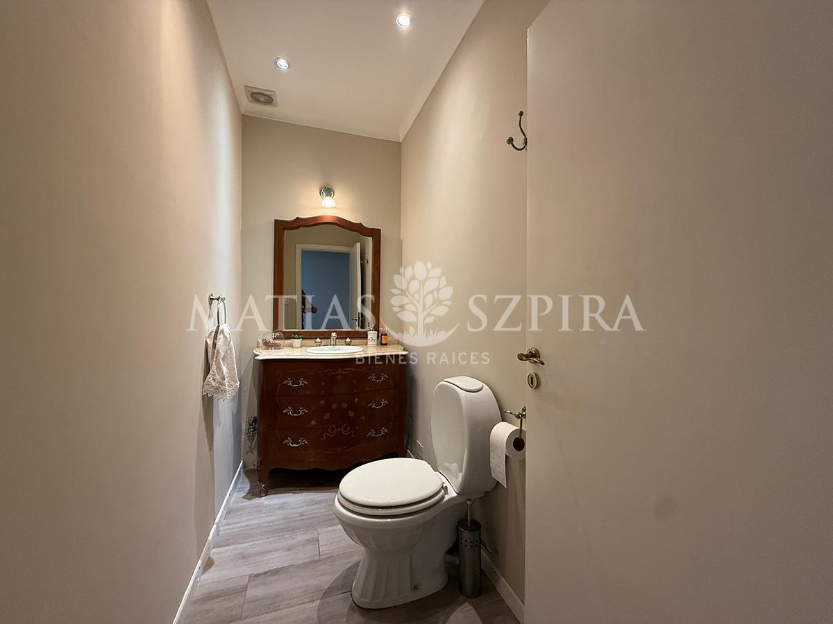 Foto de Imponente chalet 7 AMBIENTES en Castelar Sur, imagen 2