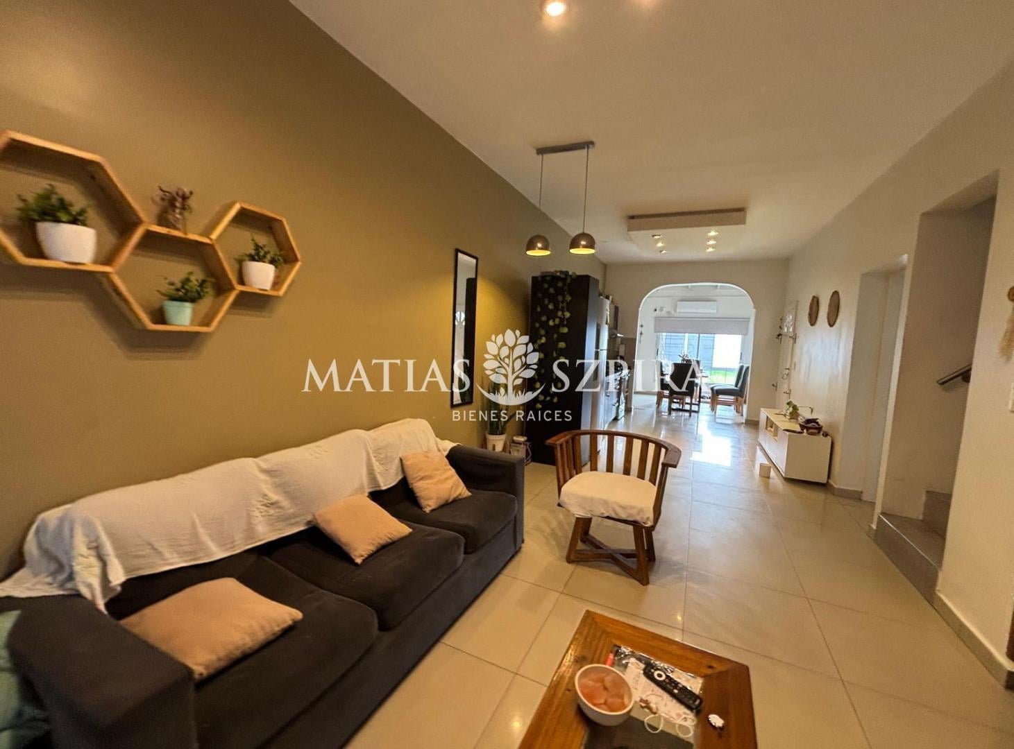 Foto de Casa de 5 ambientes con parque y pileta, imagen 4