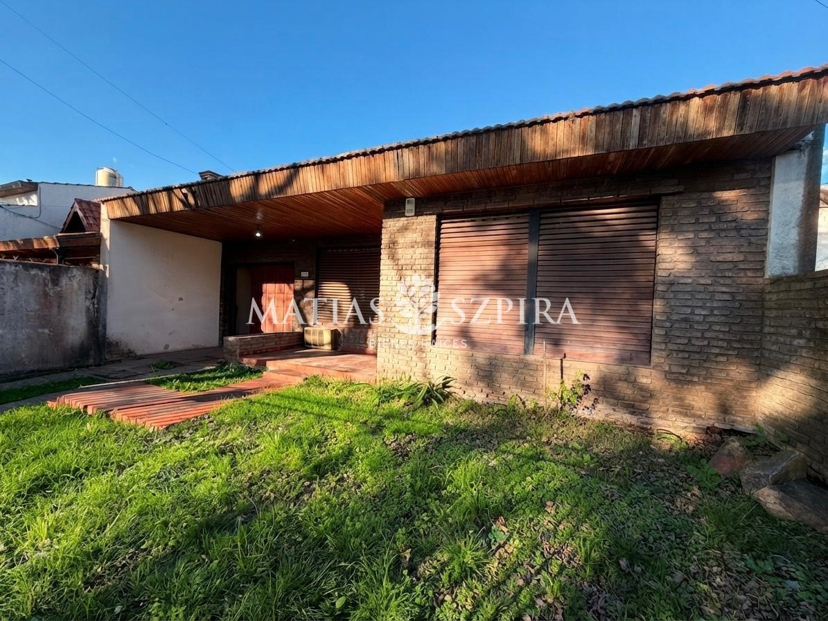 Foto de Casa 4 Ambientes y Dependencias Castelar norte, imagen 1