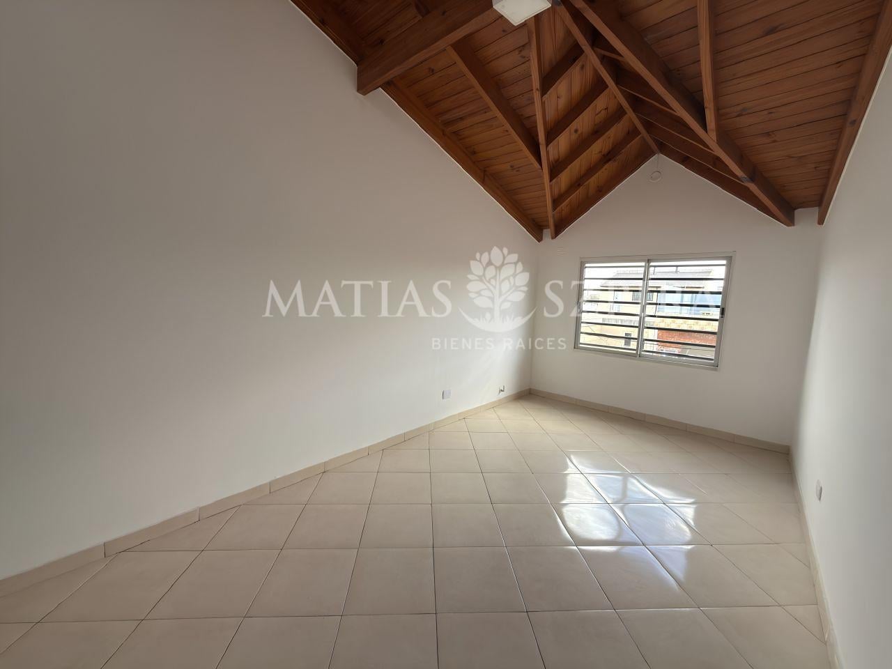 Foto de Departamento en venta 3 ambientes con cochera en Ramos Mejia, imagen 2
